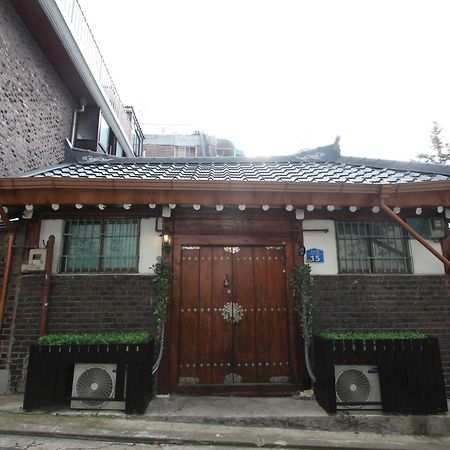 Icos Guesthouse 1 - Female Only Сеул Экстерьер фото